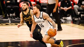  Mike James 