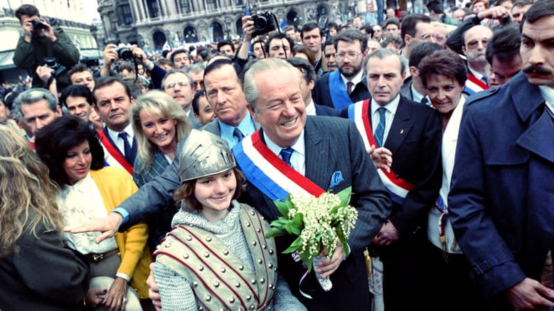Jean-Marie Le Pen défile lors de la première manifestation indépendante du Front national, en 1988.