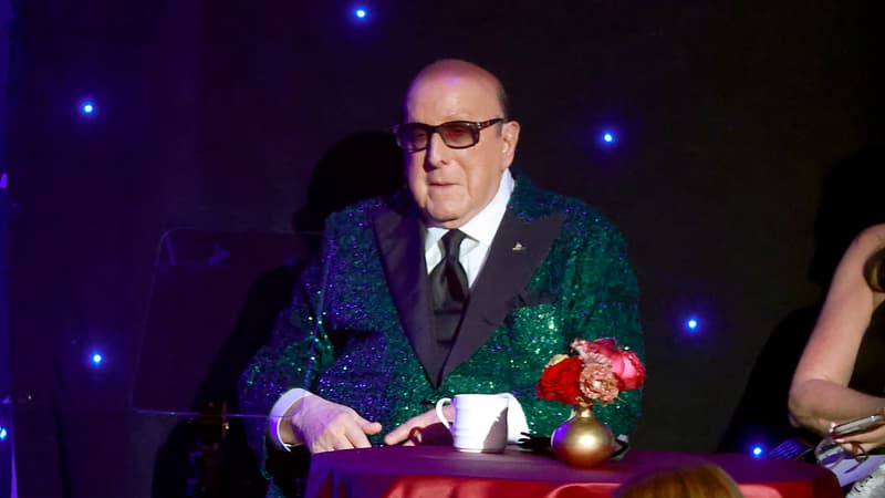 Le producteur américain Clive Davis, qui avait notamment découvert Whitney Houston, est mort
