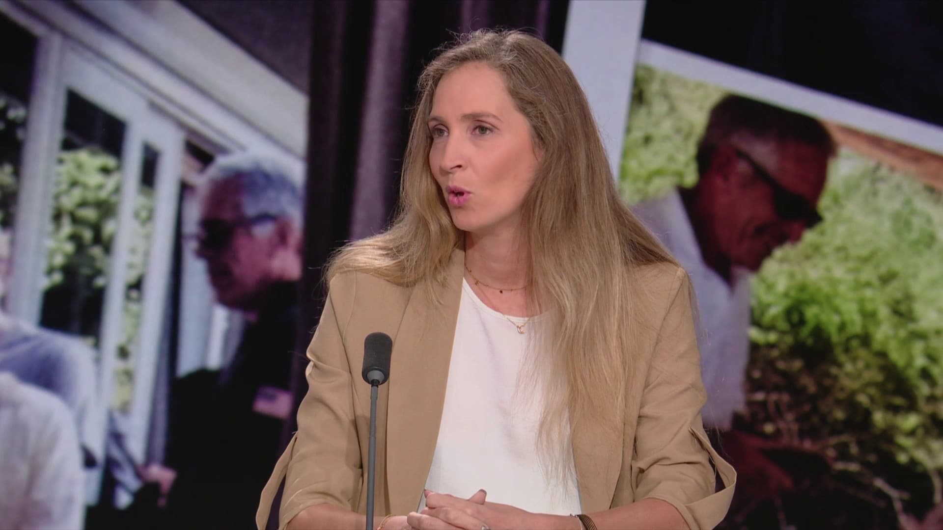 "Je vous préviens, je ne ferai rien": Juliette, une victime française présumée de Jeffrey Epstein, raconte... Kép