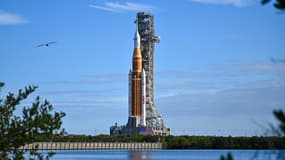 La Nasa a acheminé le 17 janvier 2026 vers un pas de tir sa fusée géante SLS, qui lancera la mission lunaire Artémis 2.