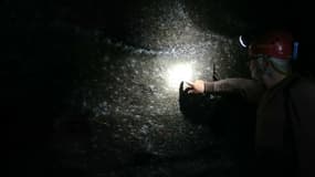 La toile d'araignée de plus de 100m2 a été découverte dans une grotte entre la Grèce et l'Albanie. 