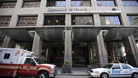 L'agence Standard and Poor's à New York. L'Autorité des marchés financiers a ouvert une enquête après la diffusion par l'agence de notation américaine d'une information erronée laissant penser que la note souveraine française avait été modifiée. /Photo pr