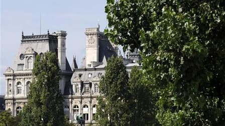 Vue de l'Hôtel de ville de Paris. Le bureau politique de l'UMP se réunira mardi pour se prononcer sur l'accord d'indemnisation conclu entre les avocats de Jacques Chirac et la ville de Paris pour des emplois fictifs à l'époque où l'ancien président était