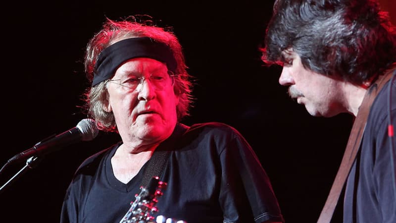 Paul Kantner (à gauche) et Slick Aguilar, des Jefferson Airplane, en concert à Woodstock en 2009, pour célébrer les 40 ans du festival.
