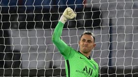 Le gardien costaricien du Paris-SG, Keylor Navas, après son arrêt du penalty de l'attaquant argentin de Barcelone, Messi, lors du 8e de finale retour de la Ligue des champions au Parc des Princes, le 10 mars 2021