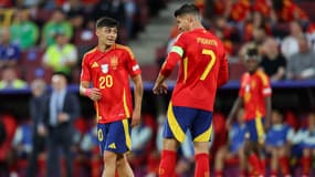 Pedri et Alvaro Morata avec l'Espagne, à Cologne le 30 juin 2024