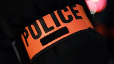 Brassard de police (illustration)