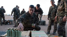 La France continue de renforcer son dispositif militaire terrestre au Mali.