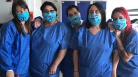Des soignantes avec des masques OM