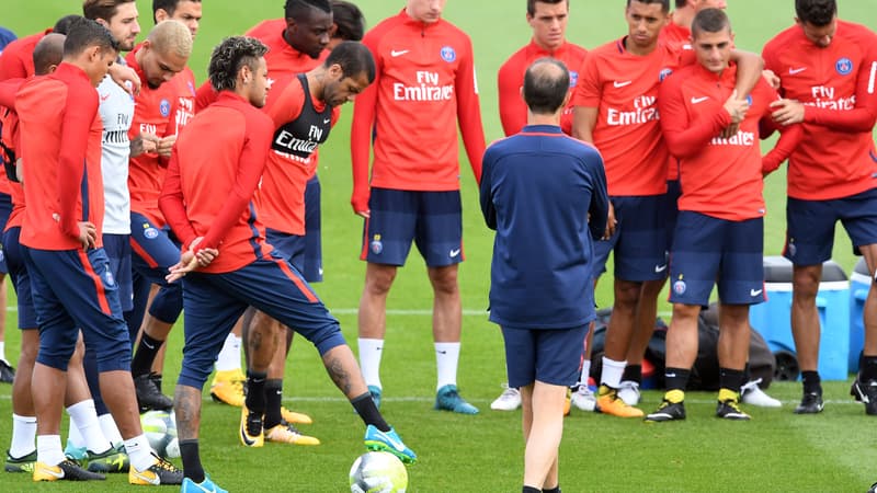 Les joueurs du PSG au Camp des Loges