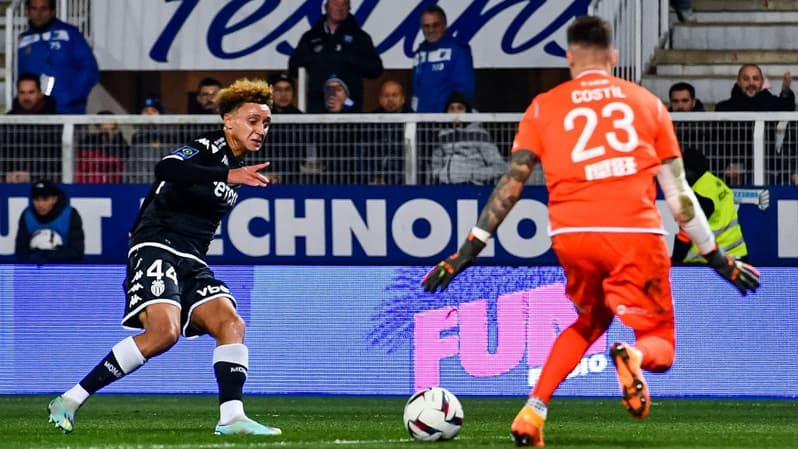 Eliesse Ben Seghir a inscrit ses deux premiers buts en Ligue 1 face à l'AJ Auxerre. 