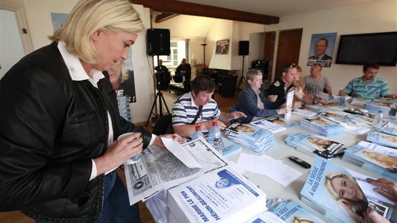 Siège de campagne de Marine Le Pen, à Hénin-Beaumont, en vue des élections législatives. La présidente du FN comparaîtra le 11 octobre devant le tribunal correctionnel de Béthune, où elle répondra des faux tracts distribués qui mettaient en cause Jean-Luc