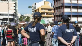 La police à Nouméa, durant une marche contre la violence en août 2015. 