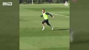 But de l'épaule, coup du foulard, Cristiano Ronaldo régale à l'entraînement du Real