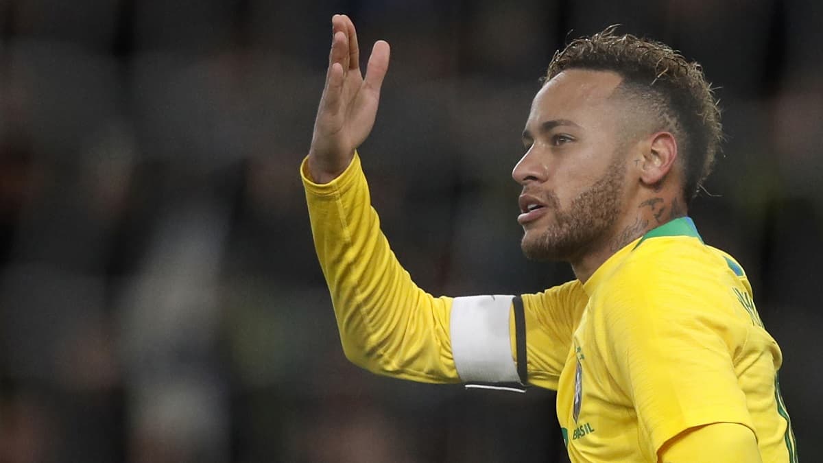 Bresil Inquietude Pour Neymar Sorti Sur Blessure A Une Semaine De Psg Liverpool