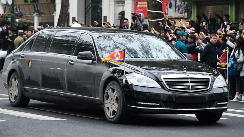 A côté de de ‘The Beast’, la limousine blindée de Donald Trump,  Kim Jong-un utilise une Mercedes-Maybach S600 blindée.