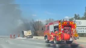 Camion incendie le mercredi 19 mars le long de l'autoroute A8 aux Adrets de l'Estérel