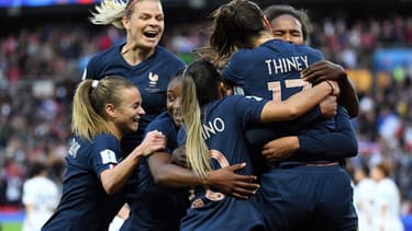 Les joueuses de l'Équipe de France face à la Corée du Sud en match d'ouverture