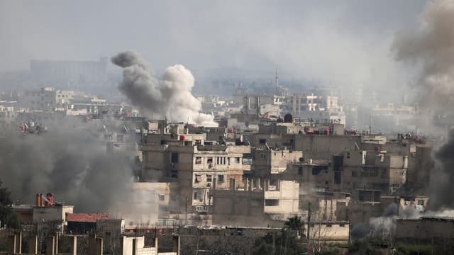 La ville d'Hamouria sous les bombardements, dans la Ghouta orientale le 20 février 2018