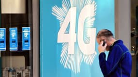 Pour les opérateurs mobiles, débutent ce lundi 16 novembre les enchères pour les nouvelles fréquences 4G. Au minimum, chaque lot de fréquences est mis à prix à 416 millions d'euros.