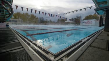 Le bassin du centre de natation de haut niveau s'apprête à accueillir une séance d'entraînement, le 17 novembre 2014 à Mulhouse, dans le Haut-Rhin