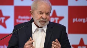 L'ex-président brésilien Lula da Silva lors d'une conférence de presse le 8 octobre 2021 à Brasilia