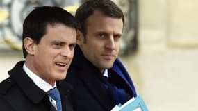 Manuel Valls et Emmanuel Macron à l'Elysée le 9 mars 2016.