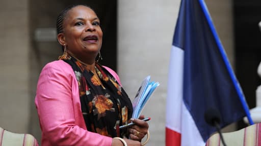 Victime d'attaques racistes, Christiane Taubira bénéficie désormais du soutien de l'opposition.
