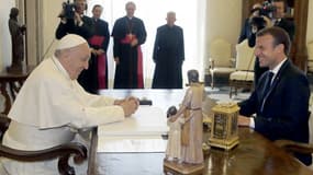 Emmanuel Macron et le pape François le 26 juin 2018 au Vatican 