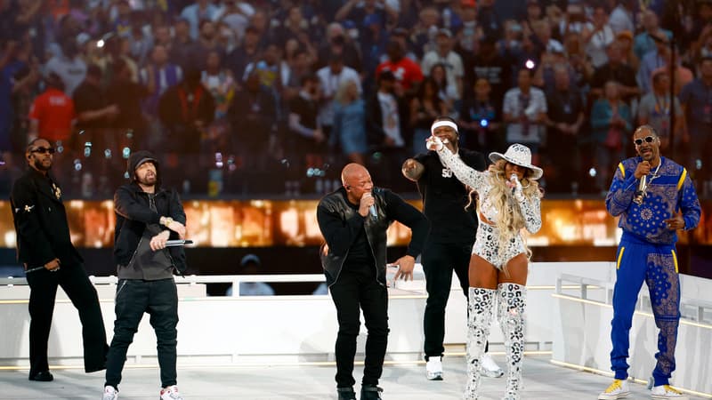 Eminem, Dr. Dre, Mary J. Blige, et Snoop Dogg à la mi-temps du Super Bowl 2022.