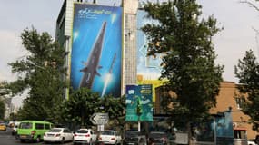 Un missile Fattah représenté sur un immeuble de Téhéran, juin 2023
