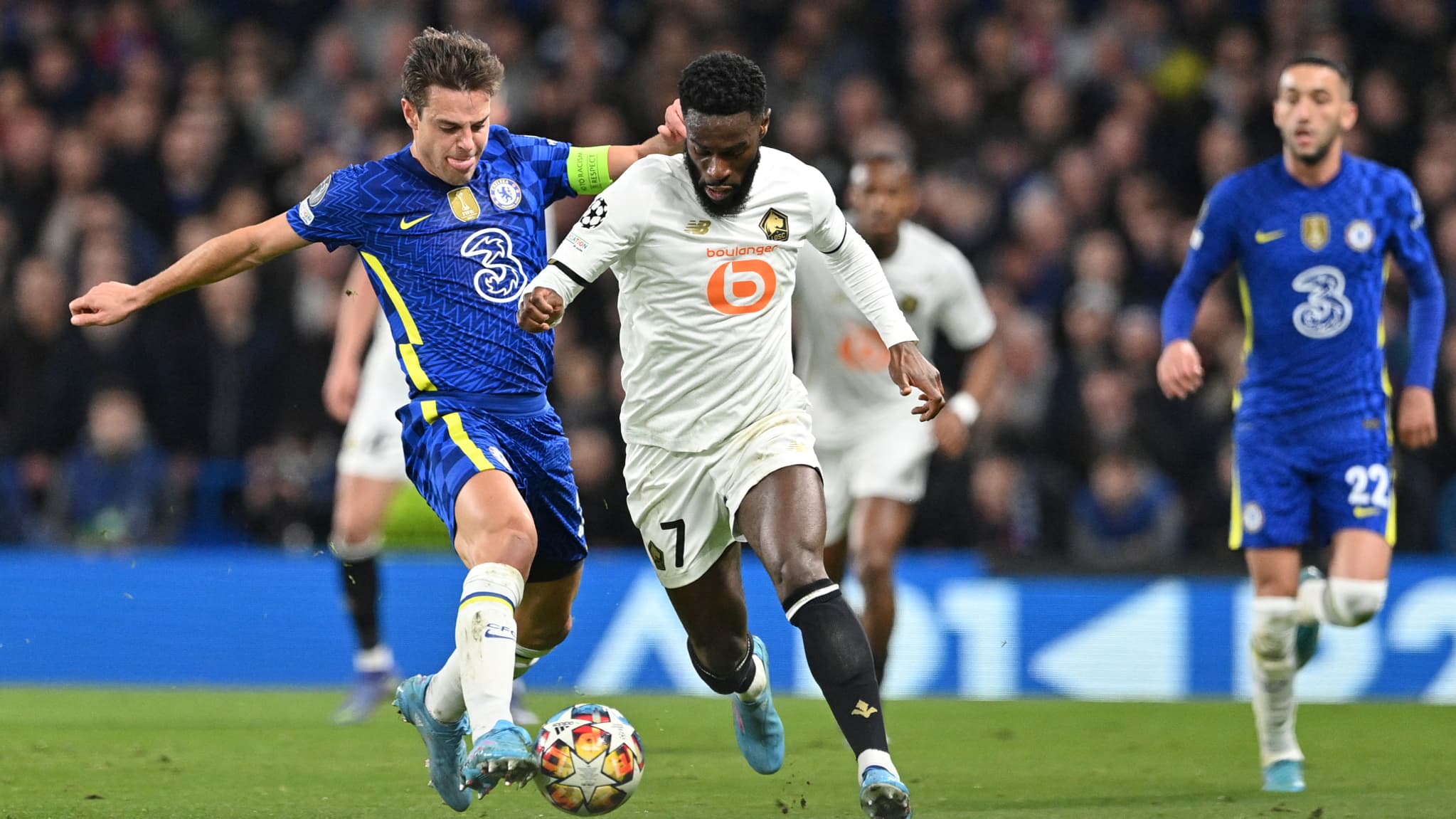 Jonathan Bamba face à Cesar Azpilicueta lors de Chelsea-Lille en Ligue des champions, le 22 février 2022 Jonathan Bamba face à Cesar Azpilicueta lors de Chelsea-Lille en Ligue des champions, le 22 février 2022