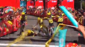  La grosse chute collective d’une équipe qui célèbre sa victoire au Tour du Guatemala