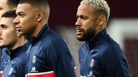 Neymar (à droite)