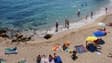 Des vacanciers en train de lézarder sur une plage. (Photo d'illustration)