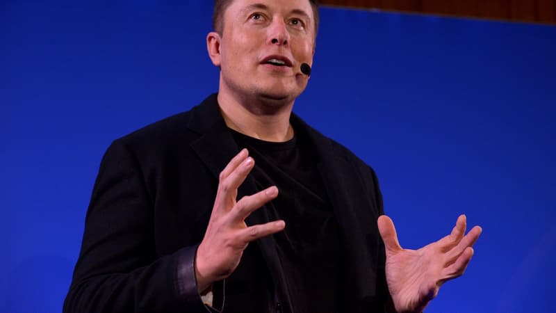 Elon Musk a annoncé la sortie d'un camion Tesla en septembre.