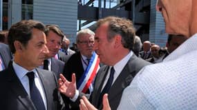 Nicolas Sarkozy a mis à profit l'inauguration d'une usine de turbines d'hélicoptères à Bordes, près de Pau, pour vanter sur les terres de François Bayrou les bienfaits du dialogue entre adversaires. /Photo prise le 22 juin 2010/REUTERS/Philippe Wojazer