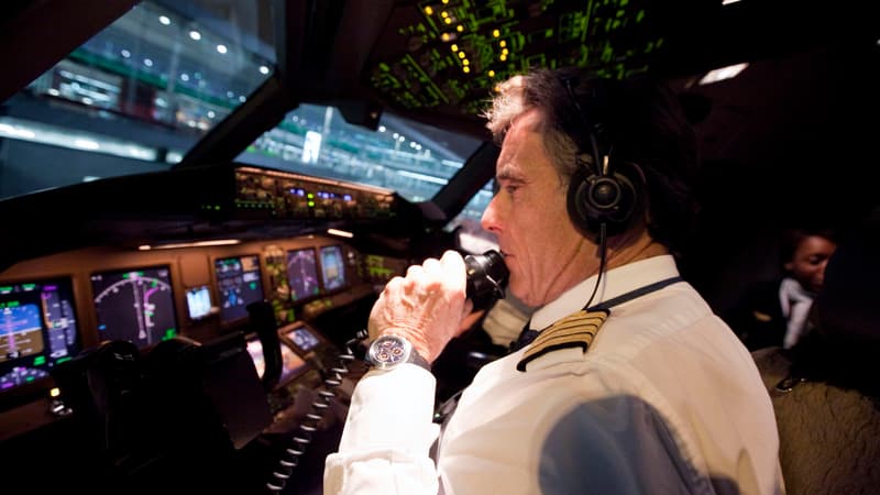 Les pilotes d'Air France qui accepteraient d'aller sur Transavia se verraient octroyer de juteuses primes.