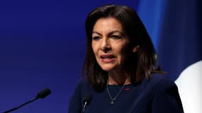 Anne Hidalgo devant Territoires unis à Montrouge le 15 mars 2022.