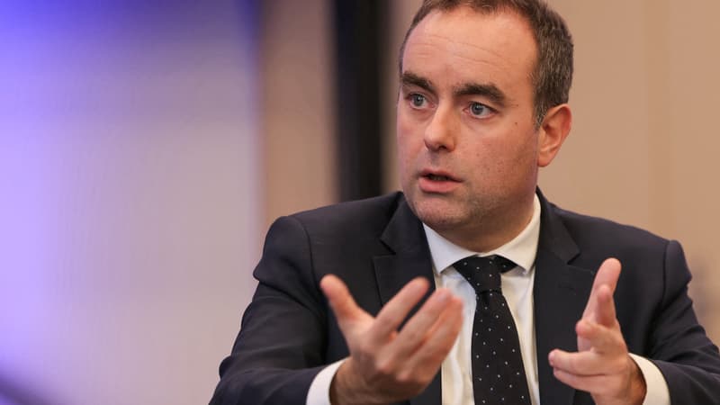 Sébastien Lecornu ne se dit "pas favorable" à la suspension de la réforme des retraites, mais explique avoir "dû la proposer pour débloquer la situation"