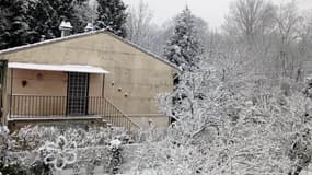 Épisode neigeux en cours à Triel-sur-Seine - Témoins BFMTV