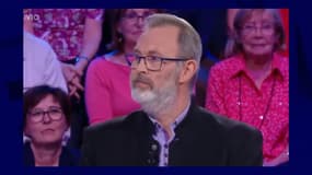 François Vérove, dit "Le Grêlé, sur le plateau de "Tout le monde veut prendre sa place", en 2019 