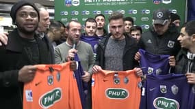 Les joueurs du FC Istres lors de la remise des maillots