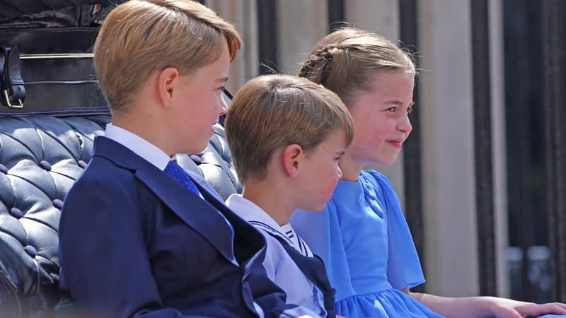 George, Charlotte et Louis, arrivant à la parade