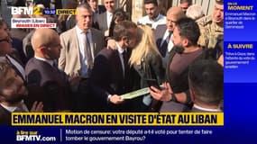 Emmanuel Macron rencontre des Libanais dans le quartier de Gemmayzé à Beyrouth