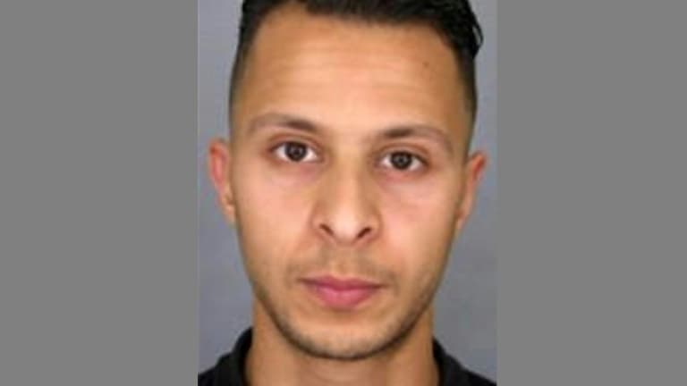 Photo non datée de Salah Abdeslam utilisée pour l'appel à témoins diffusé par la police française en novembre 2015
