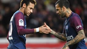 Neymar - Daniel Alves