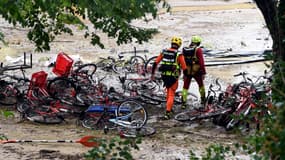 Les pompiers interviennent à Saint-Julien-de-Peyrolas. 