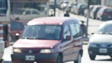 Selon les recommandations d'un rapport de l'Union européenne, les véhicules utilitaires légers devraient être équipés de limiteurs de vitesse obligatoires dans l'UE pour les empêcher de dépasser la vitesse de 120 km/h et afin d'améliorer leur efficacité s